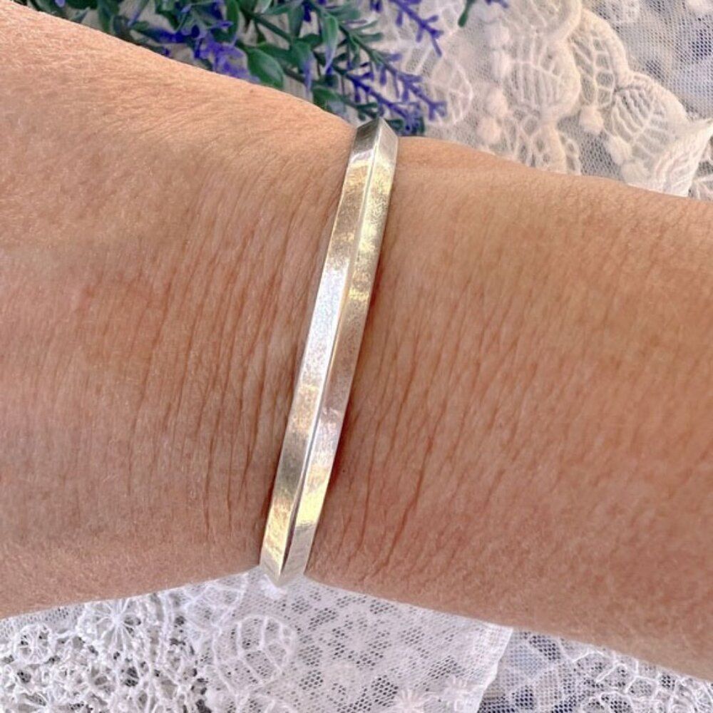 Vintage Zuni Signed Mike Simplico Carinated Sterling Cuff